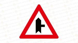 Kontrolsüz kavşak nedir ? 12 Ana Yol Tali Yol Levhası T-22-b