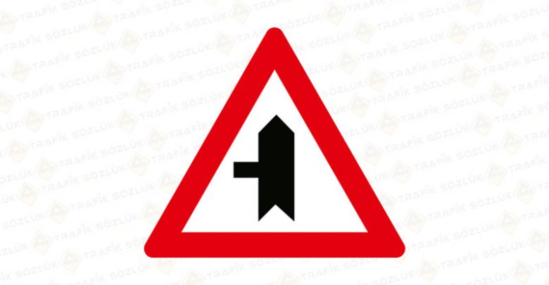 Ana Yol Tali Yol Levhası T-22-c 2025 Ana Yol Tali Yol Levhası T-22-c